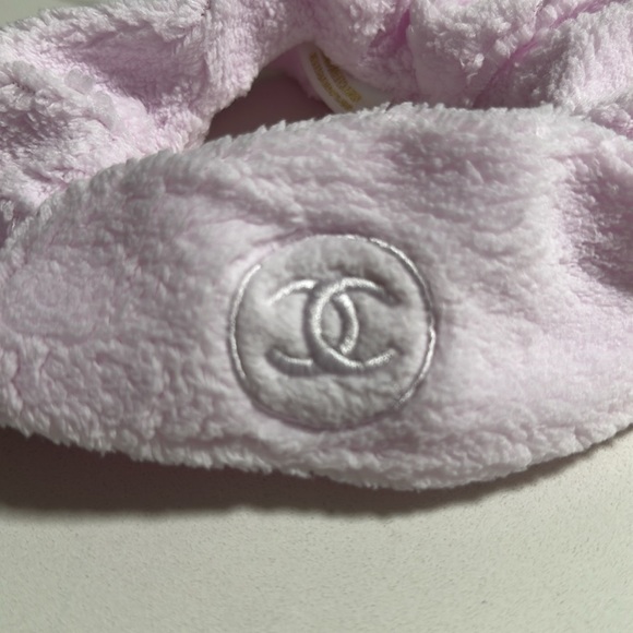 Chanel Light Purple Essentiel Headband - Picture 2 of 6